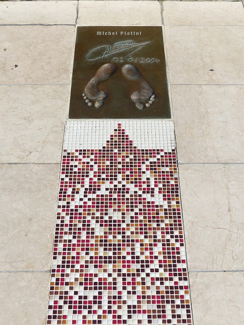 此球不仅展